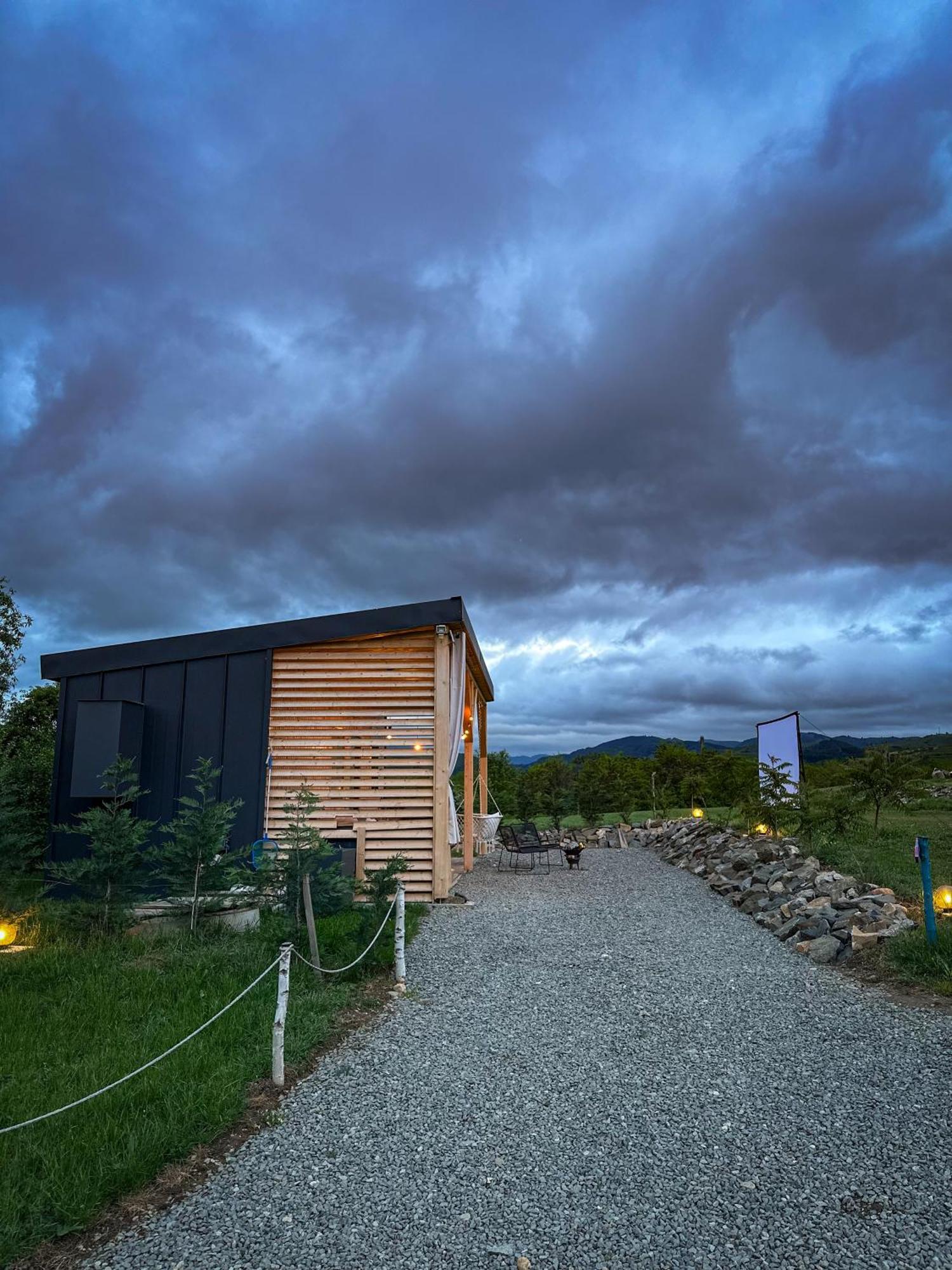 Kubiq Transalpina Villa Petresti Exterior photo